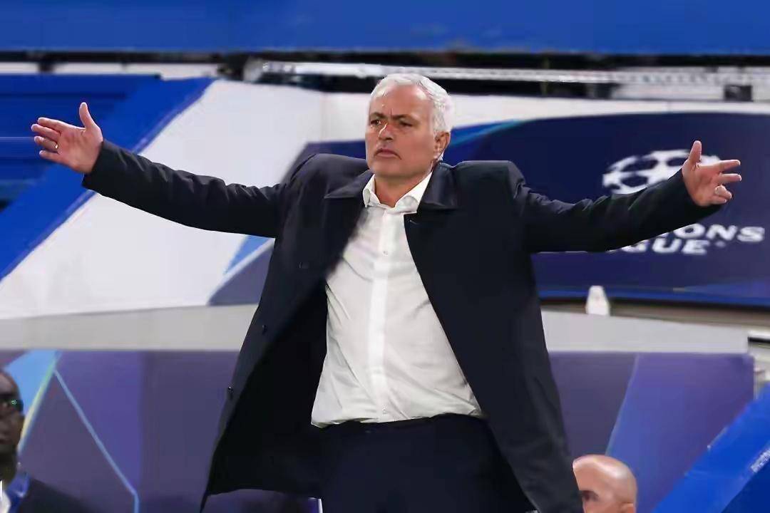 疯了！3大豪门砸7000万预算抢穆帅，本菲卡真要留不住？