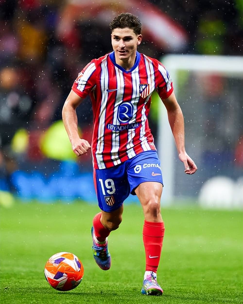 马竞5-1横扫法兰克福！格列兹曼200球里程碑闪耀，小蜘蛛1球2助